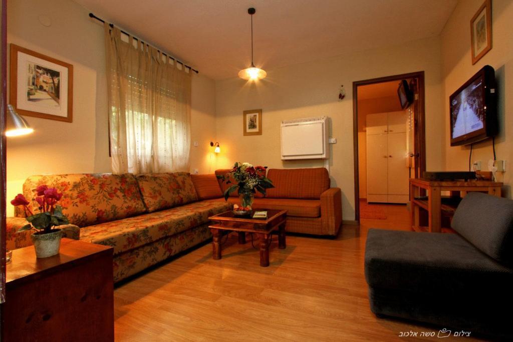 Golan Rooms At Sagi Family Country Lodging Ramot Exterior photo